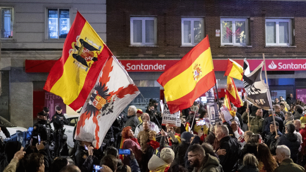 Crónica ciudadana desde Ferraz: 620 días de protesta sin descanso por la justicia política