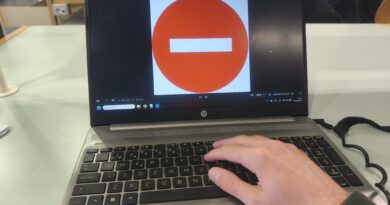 Sánchez desenfunda la censura en el “salvaje Oeste digital”