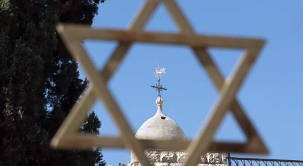 EL VÍNCULO QUEBRADO: CRÓNICA INTEGRAL DE DOS MILENIOS ENTRE EL CATOLICISMO Y EL JUDAÍSMO